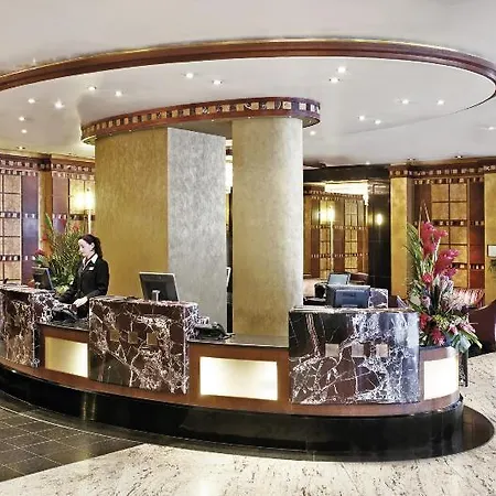 Leonardo Royal City 4*