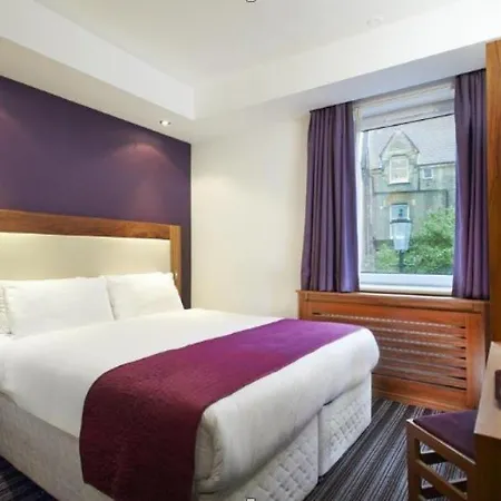 Ambassadors Hotel 3*