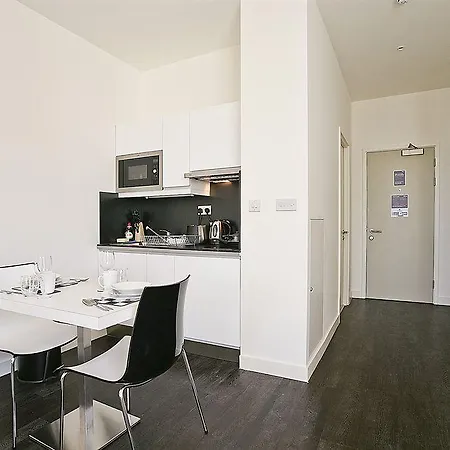 Go Native Aldgate East 4* Londra