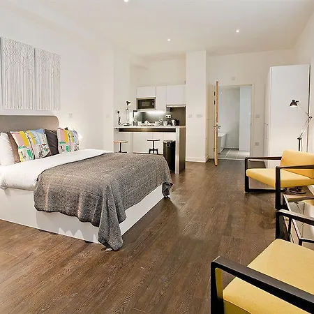 Go Native Aldgate East 4*