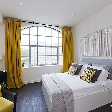 Hotel Go Native Aldgate East 4*