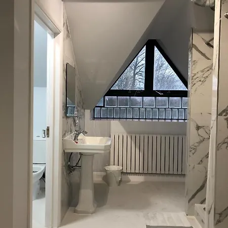 Burlington Hostel London