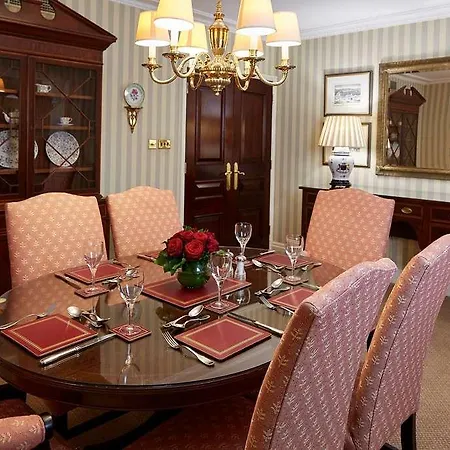 Cheval Three Quays At The Tower Of Aparthotel 5*