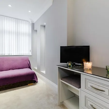 Brooklyn House Barnet