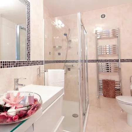 Hotel Shq London
