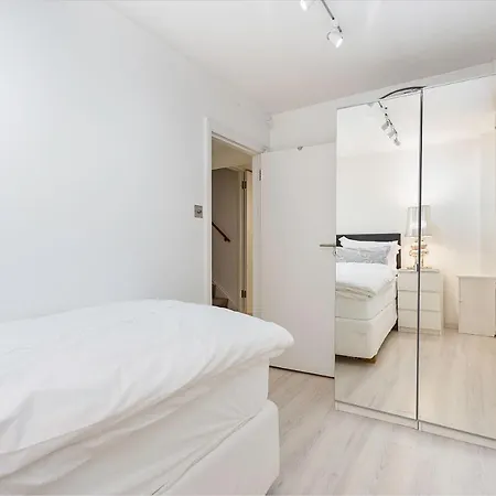 Apartment Hyde Park Residence London