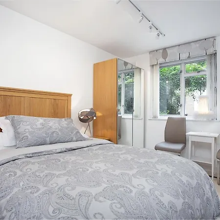Apartment Hyde Park Residence London