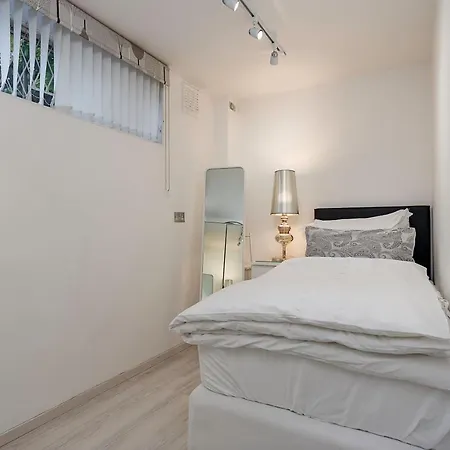 Hyde Park Residence Apartment *