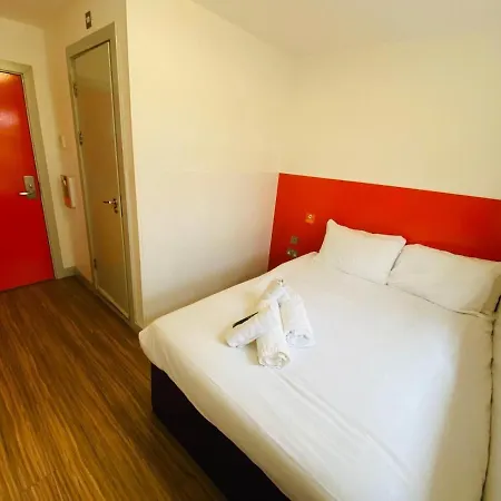 Hotel Easyhotel London Heathrow Hayes (Greater London)