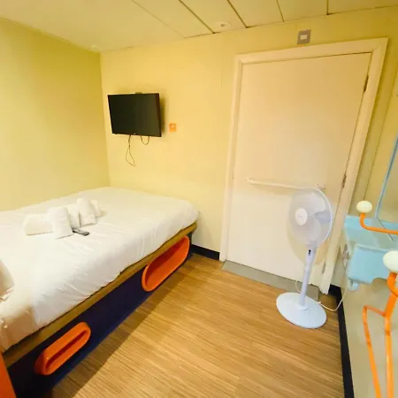 Hotel Easyhotel London Heathrow Hayes (Greater London)