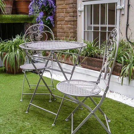 Park Lane Piccadilly Circus Apartment