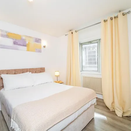Apartment Park Lane Piccadilly Circus London