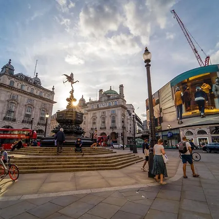 Park Lane Piccadilly Circus Apartment London