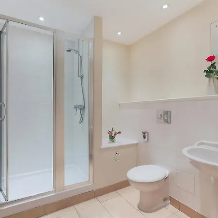 Apartment West End One London