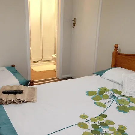 Guest house Apple House Heathrow Airport Hillingdon