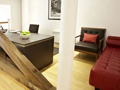 196 Bishopsgate Апартаменты *