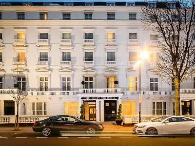 Henry Viii Hotel