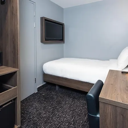 Brit Elephant Castle 3*