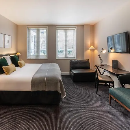 Hotel The Resident Soho 4*