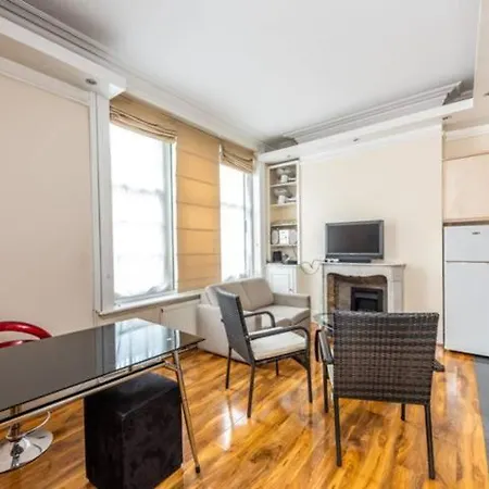 Kensington & Chelsea 2 Bed Zone 1 Aprt London