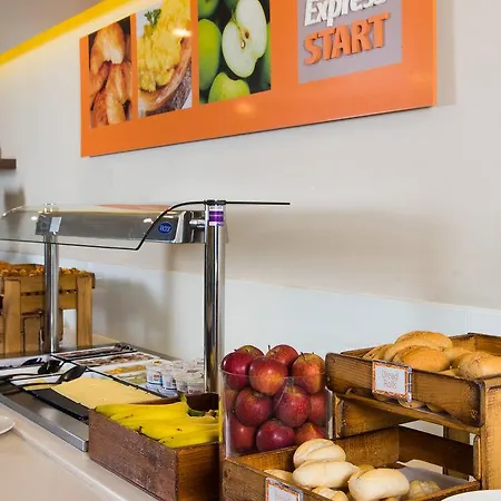 Hotel Holiday Express Greenwich By Ihg 3*