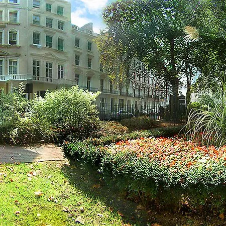 Norfolk Plaza 3*