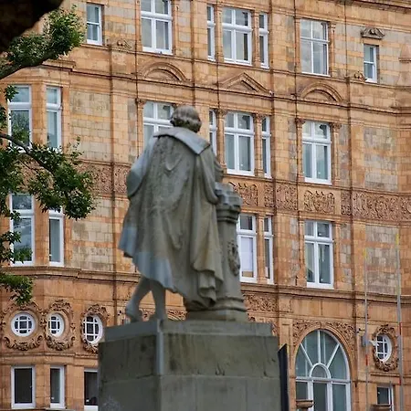 Victory House Leicester Square Hotel 4*