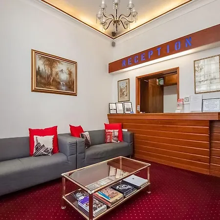 Hotel St George's