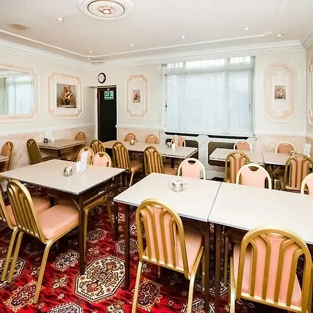 Hotel St George's