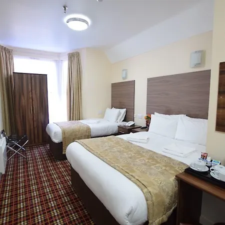 Lucky 8 Hotell 3*