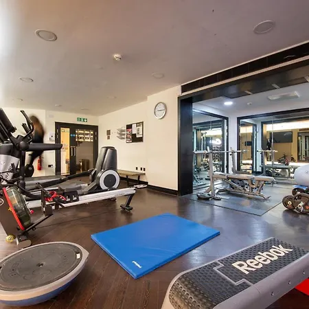 Crowne Plaza Battersea 4* London