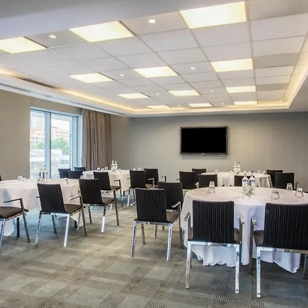 Hotel Crowne Plaza Battersea 4*
