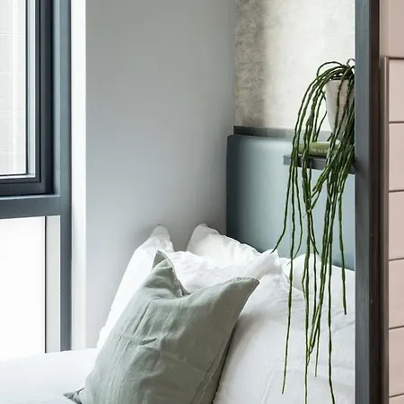 Hotel apartamentowy Ark Canary Wharf Londyn