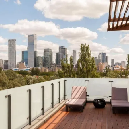 Apartment 2 Bedroom Penthouse In Canada Water With Balcony