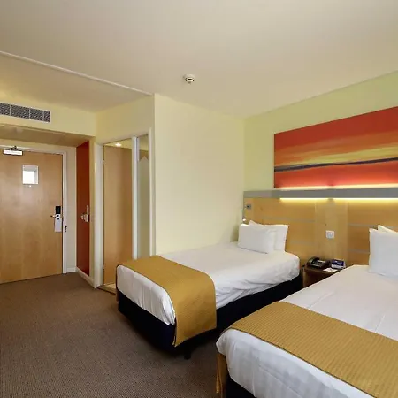 Holiday Express - Newbury Park, An Ihg London