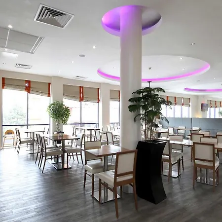 Holiday Express - Newbury Park, An Ihg 3* London