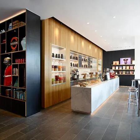 Citizenm Tower Of Hotel 4*