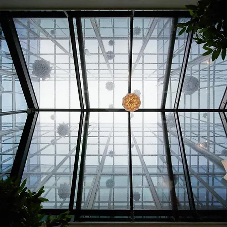 Citizenm Tower Of Hotel 4*