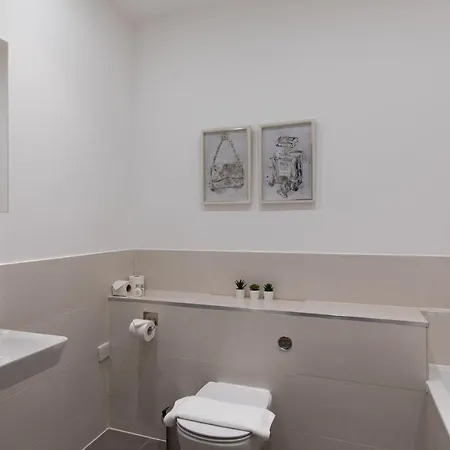 - Luxury And Spacious With Balcony Appartamento *