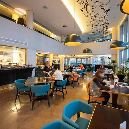 Crowne Plaza Battersea Hotel London