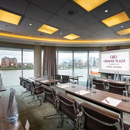 Crowne Plaza Battersea Hotel London