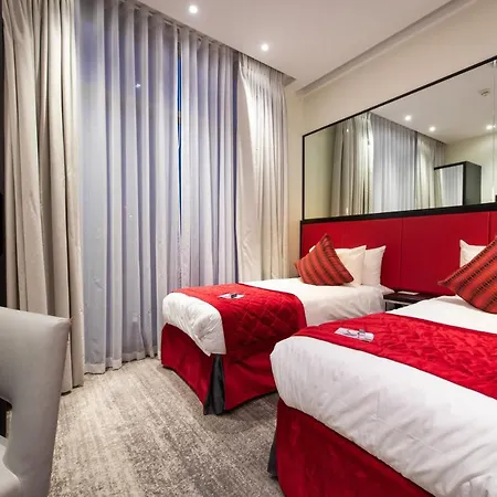 Crowne Plaza Battersea Hotel