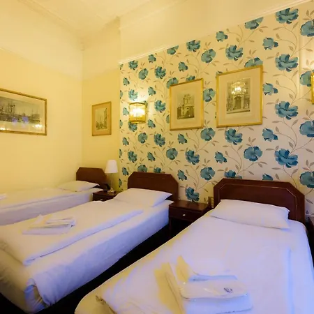 Dolphin Hotel