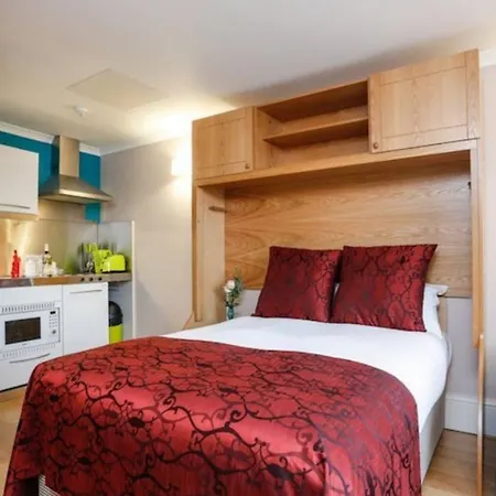 Pimlico Apartment *