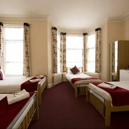 Saba Hotel 3*