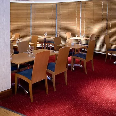 Premier Kew Bridge 런던