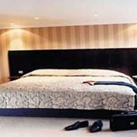 Radisson Blu Hotel, Euston Square - Formerly Grafton 4*