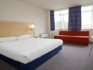 Travelodge 3*
