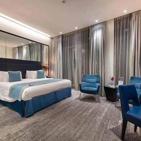 Crowne Plaza Battersea Hotel