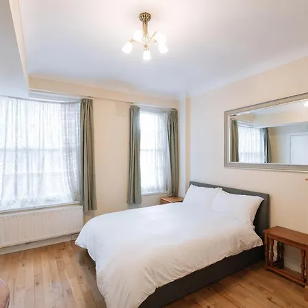 Apartment Evelyn Court *